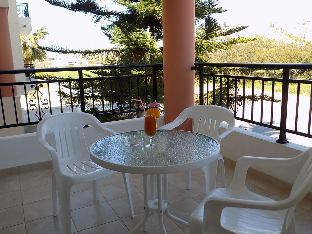 Hôtel Kyriakos Court à Paphos Extérieur photo